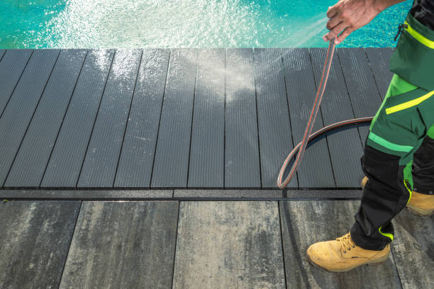 Best Sidewalk Pressure Washing  in River Falls, WI